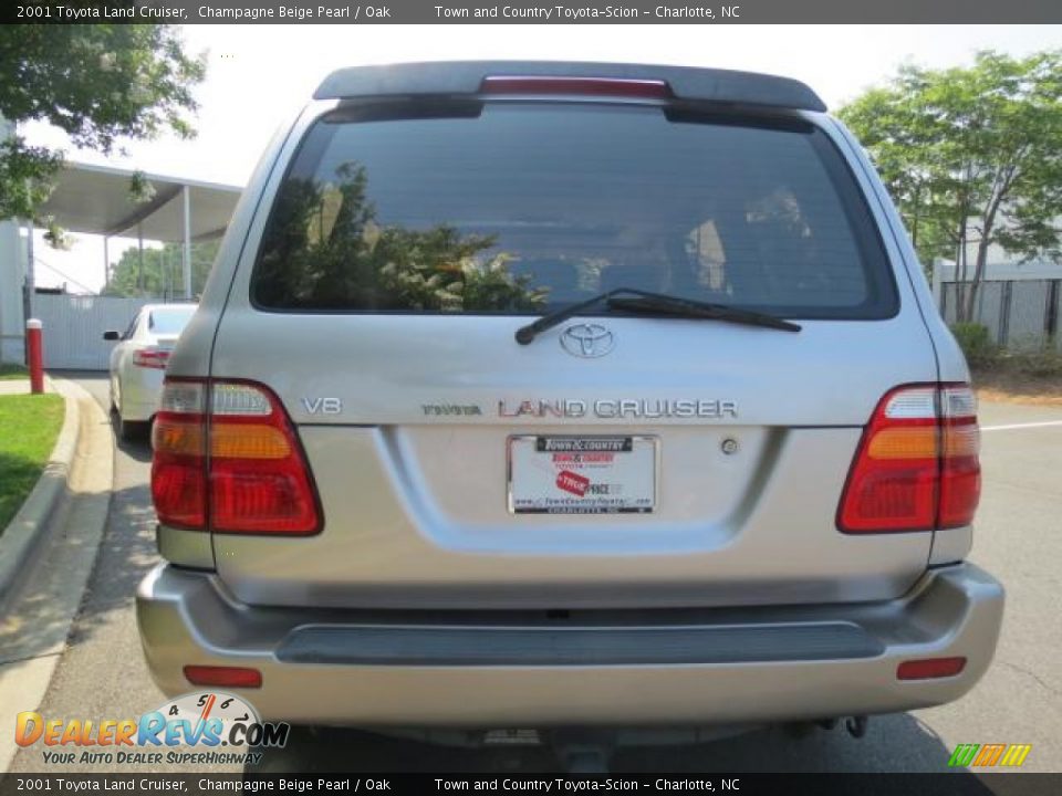 2001 Toyota Land Cruiser Champagne Beige Pearl / Oak Photo #27