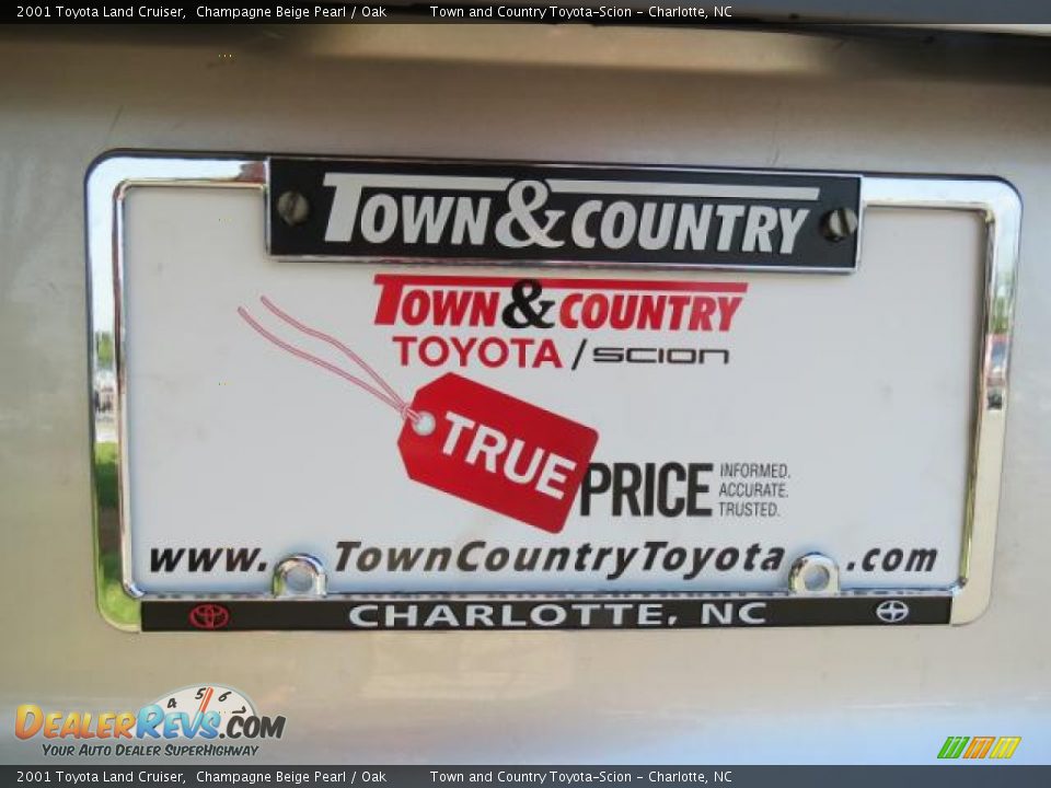 2001 Toyota Land Cruiser Champagne Beige Pearl / Oak Photo #30
