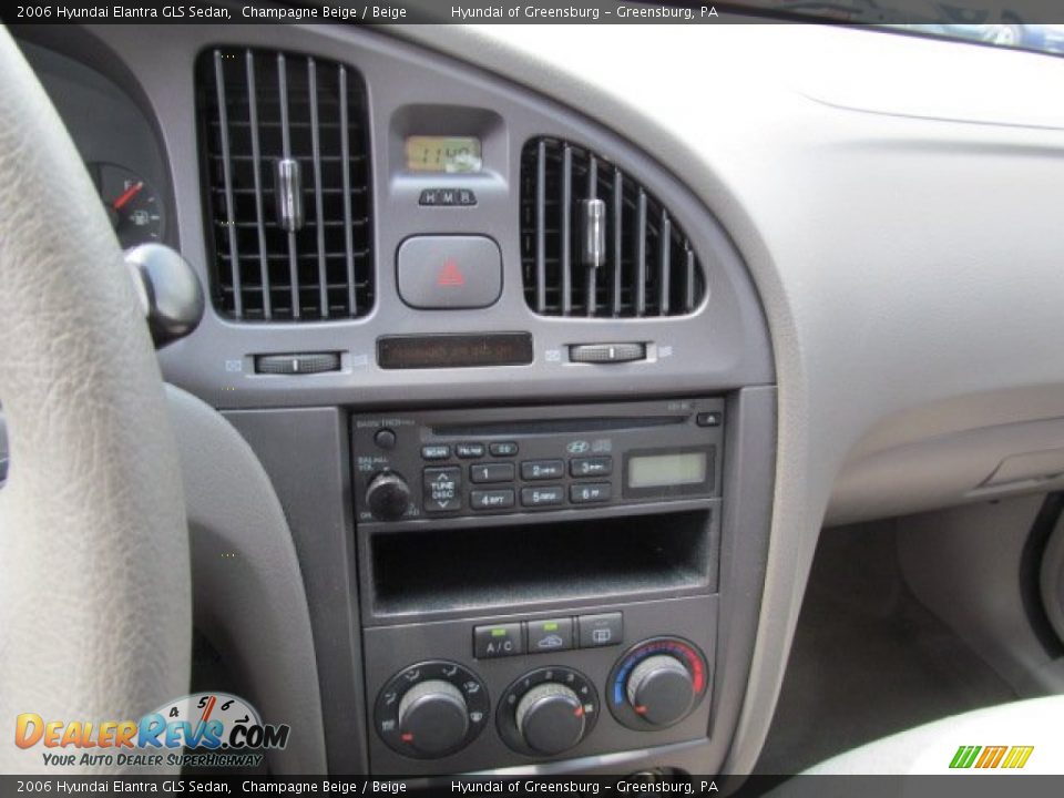 2006 Hyundai Elantra GLS Sedan Champagne Beige / Beige Photo #15