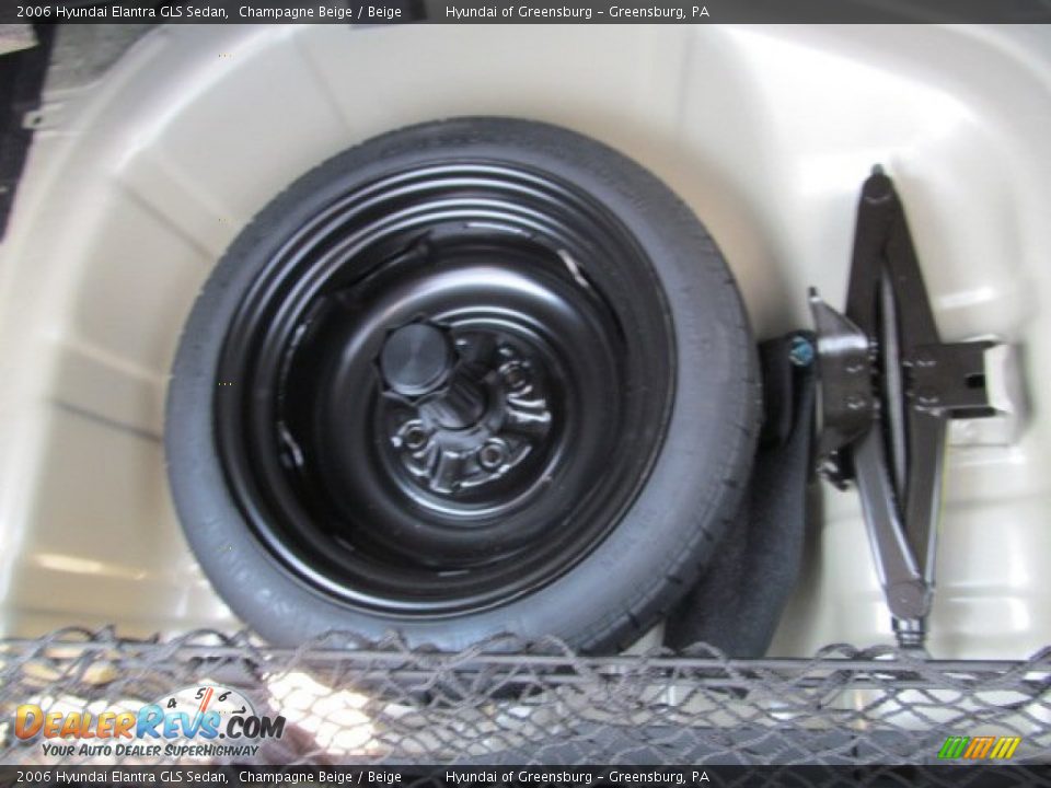 2006 Hyundai Elantra GLS Sedan Champagne Beige / Beige Photo #21