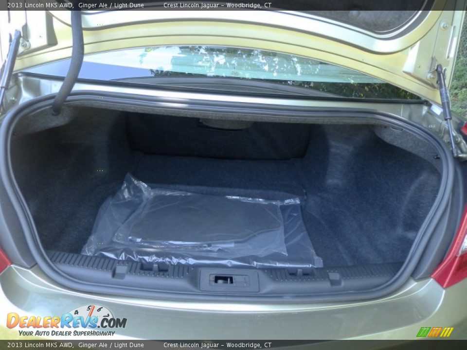 2013 Lincoln MKS AWD Trunk Photo #8