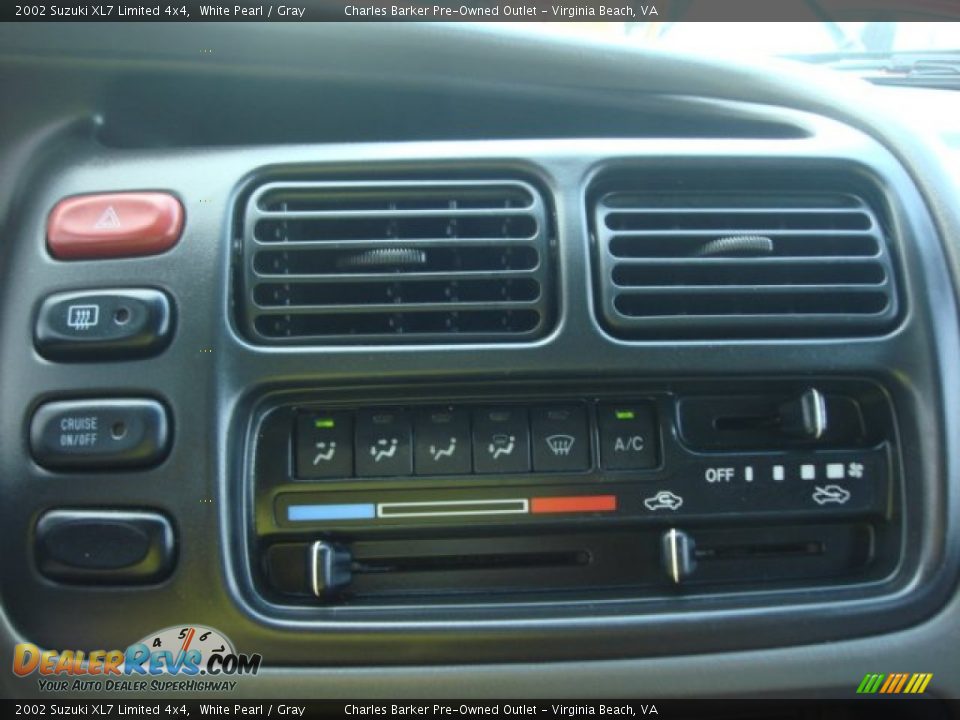 2002 Suzuki XL7 Limited 4x4 White Pearl / Gray Photo #16