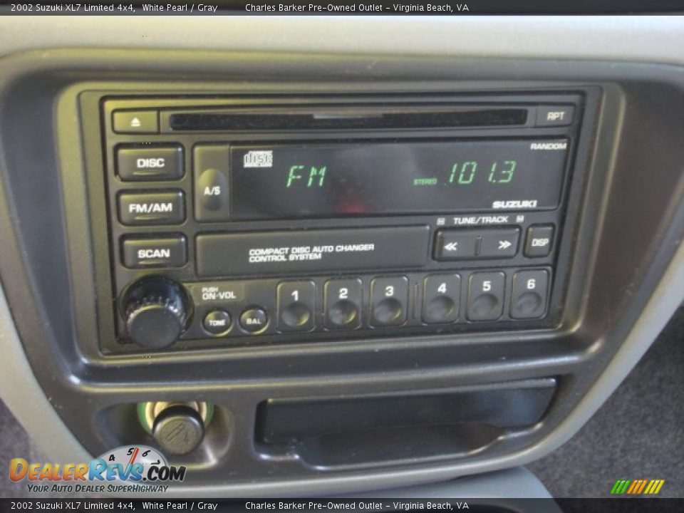 2002 Suzuki XL7 Limited 4x4 White Pearl / Gray Photo #17