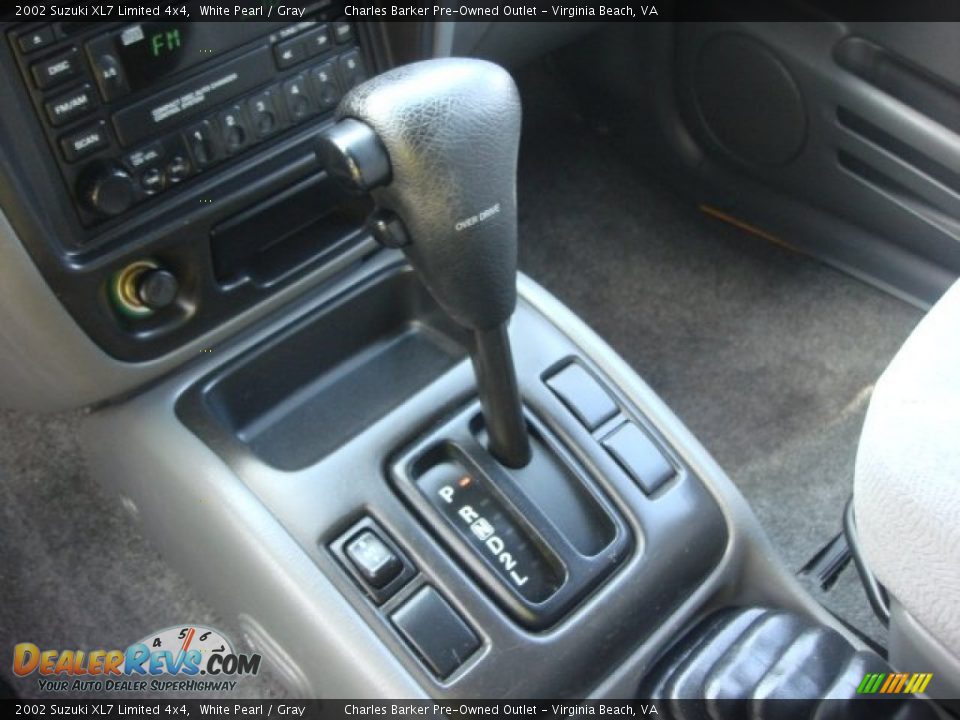 2002 Suzuki XL7 Limited 4x4 White Pearl / Gray Photo #18