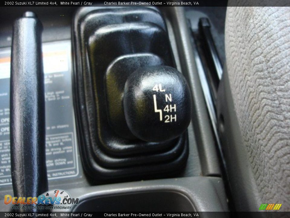 2002 Suzuki XL7 Limited 4x4 White Pearl / Gray Photo #19