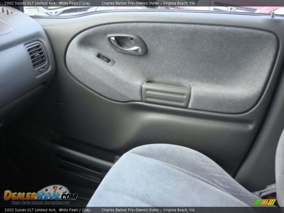 2002 Suzuki XL7 Limited 4x4 White Pearl / Gray Photo #20