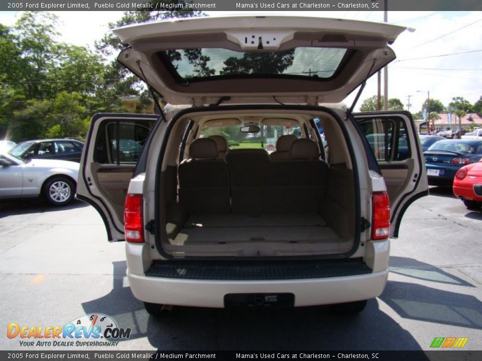 2005 Ford Explorer Limited Pueblo Gold Metallic / Medium Parchment Photo #12