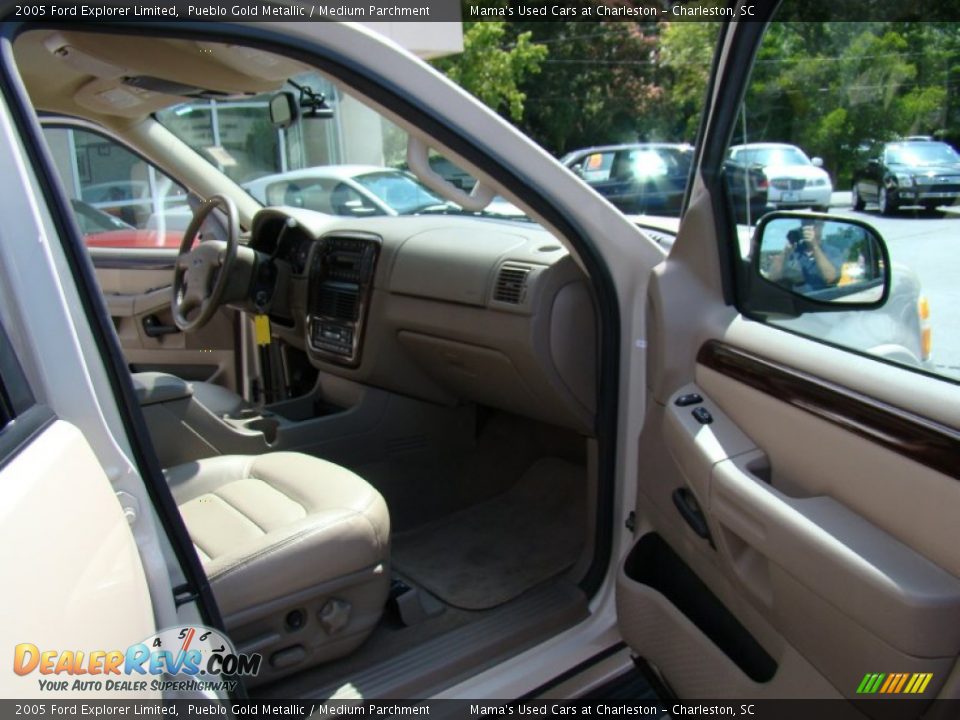 2005 Ford Explorer Limited Pueblo Gold Metallic / Medium Parchment Photo #14