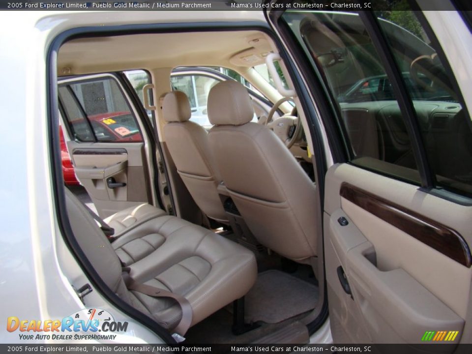 2005 Ford Explorer Limited Pueblo Gold Metallic / Medium Parchment Photo #16