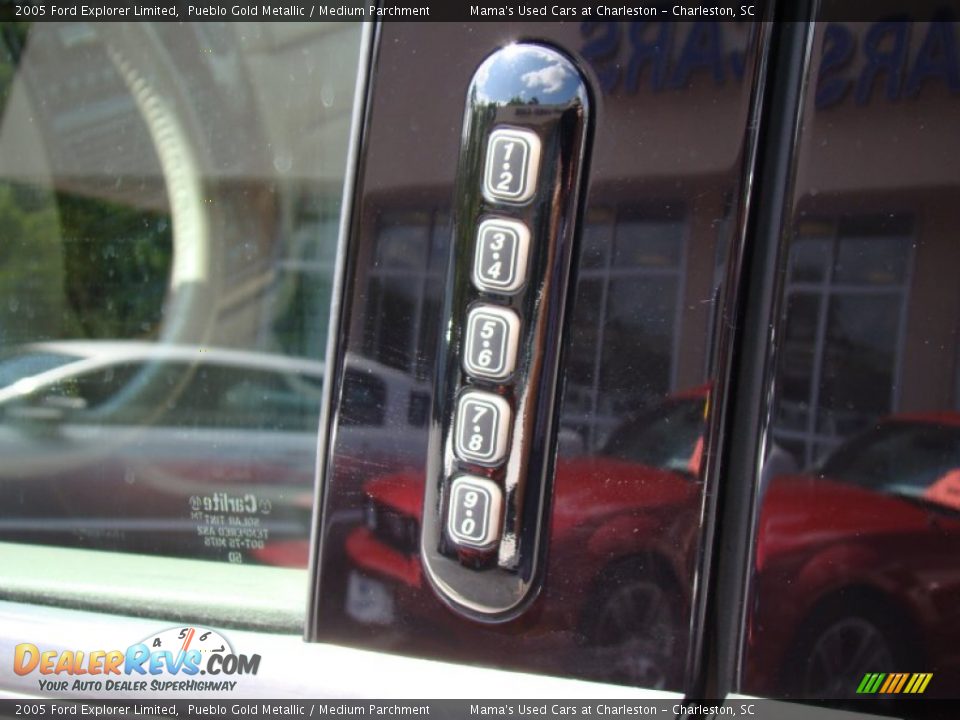 2005 Ford Explorer Limited Pueblo Gold Metallic / Medium Parchment Photo #33