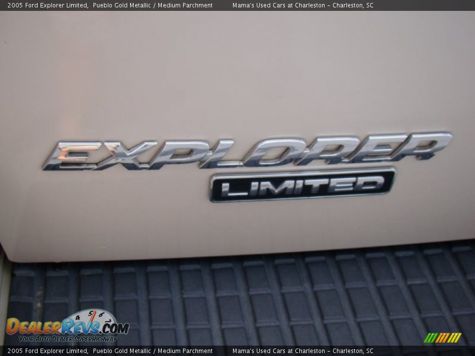 2005 Ford Explorer Limited Pueblo Gold Metallic / Medium Parchment Photo #35