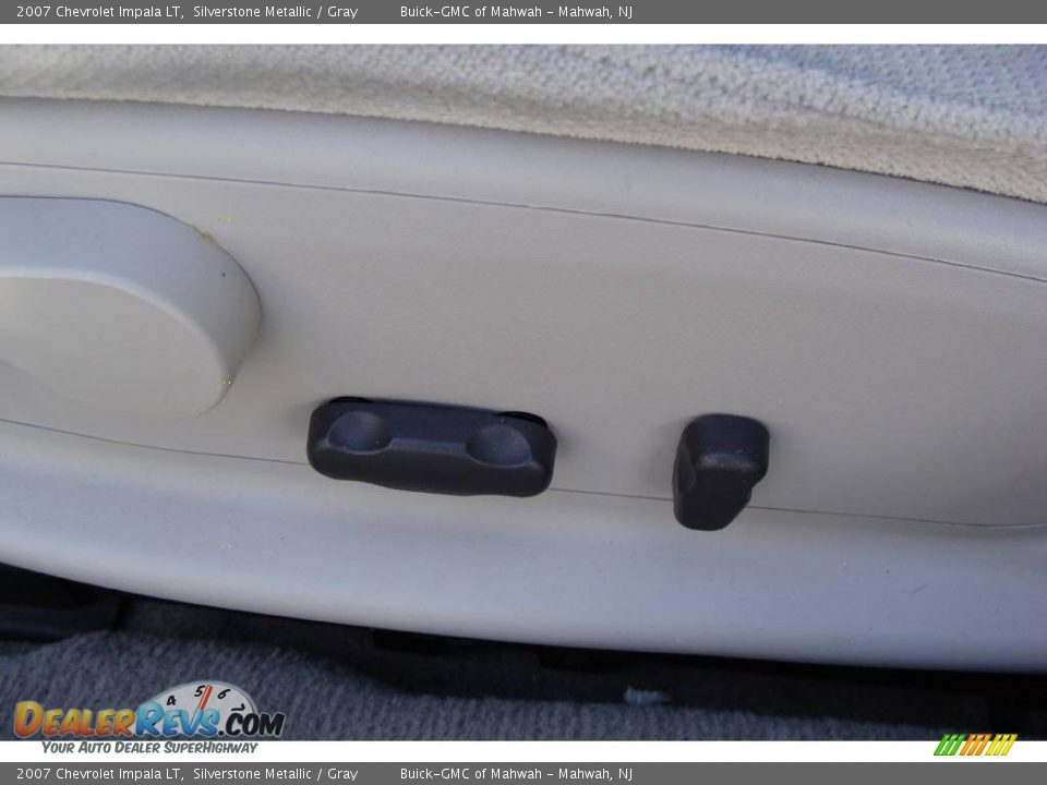 2007 Chevrolet Impala LT Silverstone Metallic / Gray Photo #12