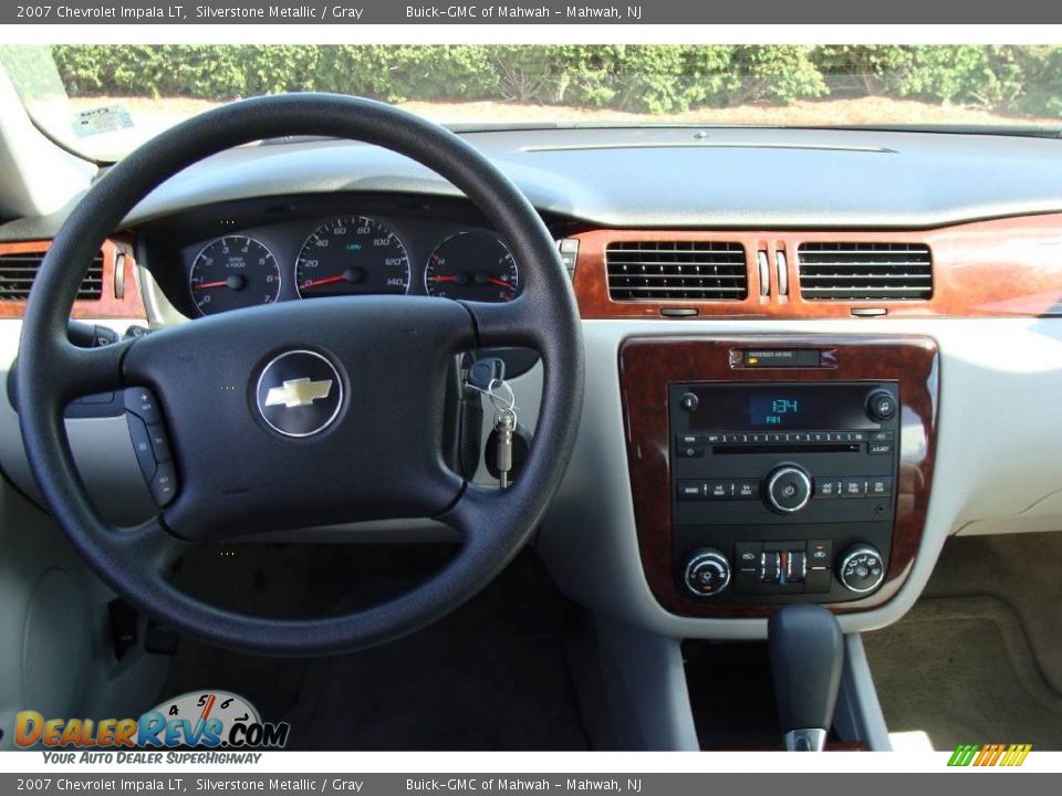 2007 Chevrolet Impala LT Silverstone Metallic / Gray Photo #16