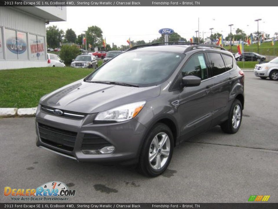 Front 3/4 View of 2013 Ford Escape SE 1.6L EcoBoost 4WD Photo #2