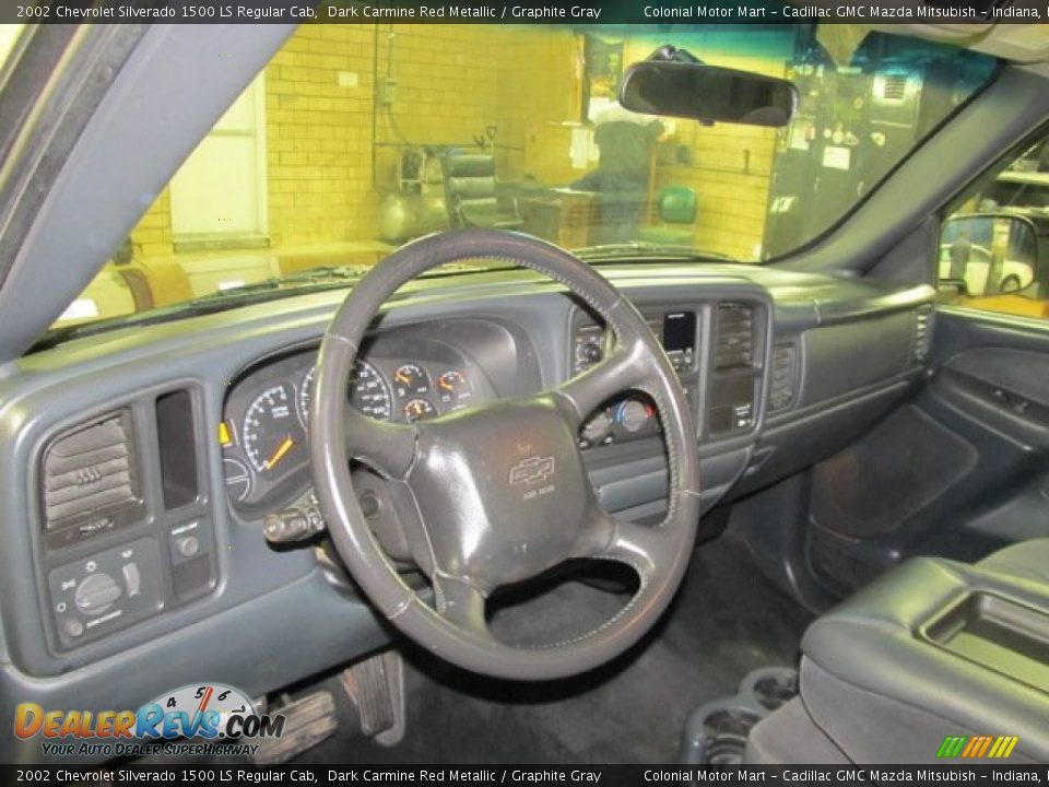 Dashboard of 2002 Chevrolet Silverado 1500 LS Regular Cab Photo #10