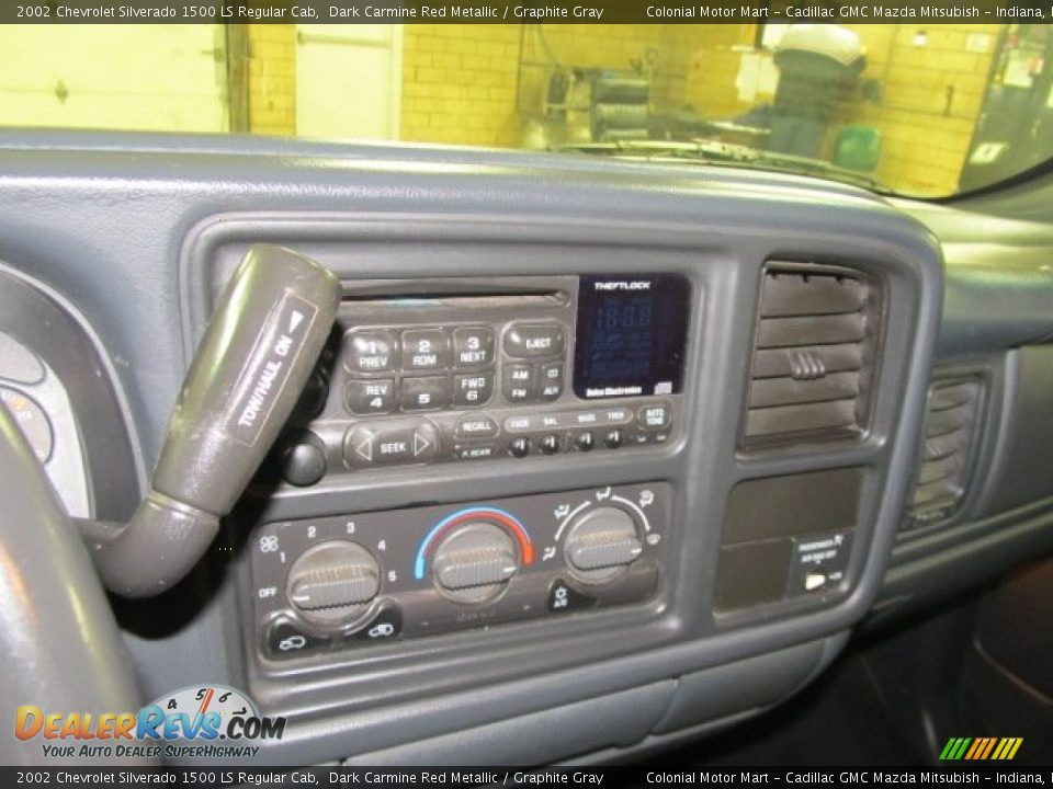 Controls of 2002 Chevrolet Silverado 1500 LS Regular Cab Photo #11