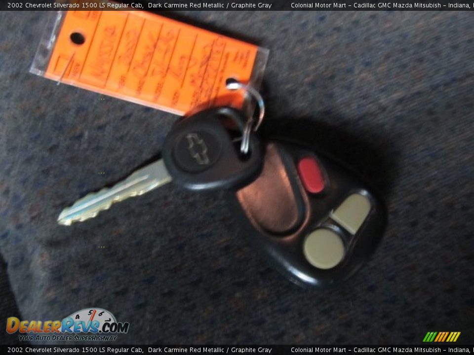 Keys of 2002 Chevrolet Silverado 1500 LS Regular Cab Photo #16