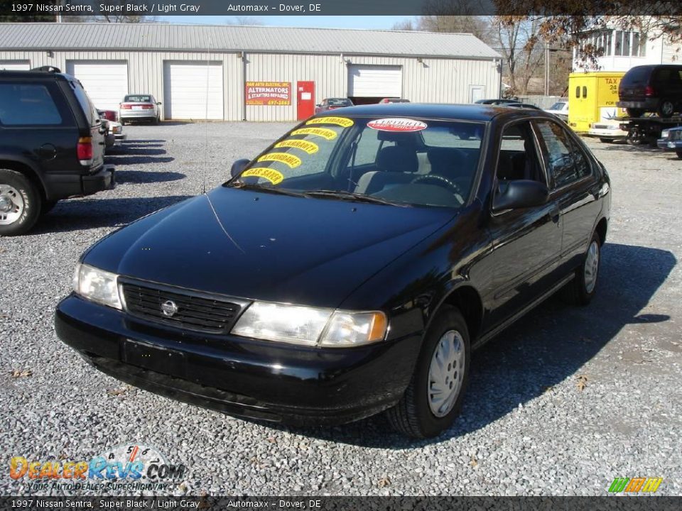 1997 Nissan Sentra Super Black / Light Gray Photo #1