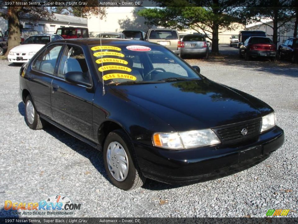 1997 Nissan Sentra Super Black / Light Gray Photo #3