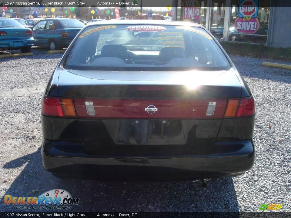 1997 Nissan Sentra Super Black / Light Gray Photo #6