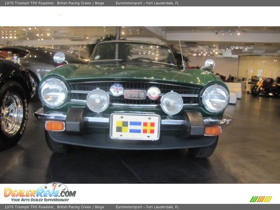 1976 Triumph TR6 Roadster British Racing Green / Beige Photo #2