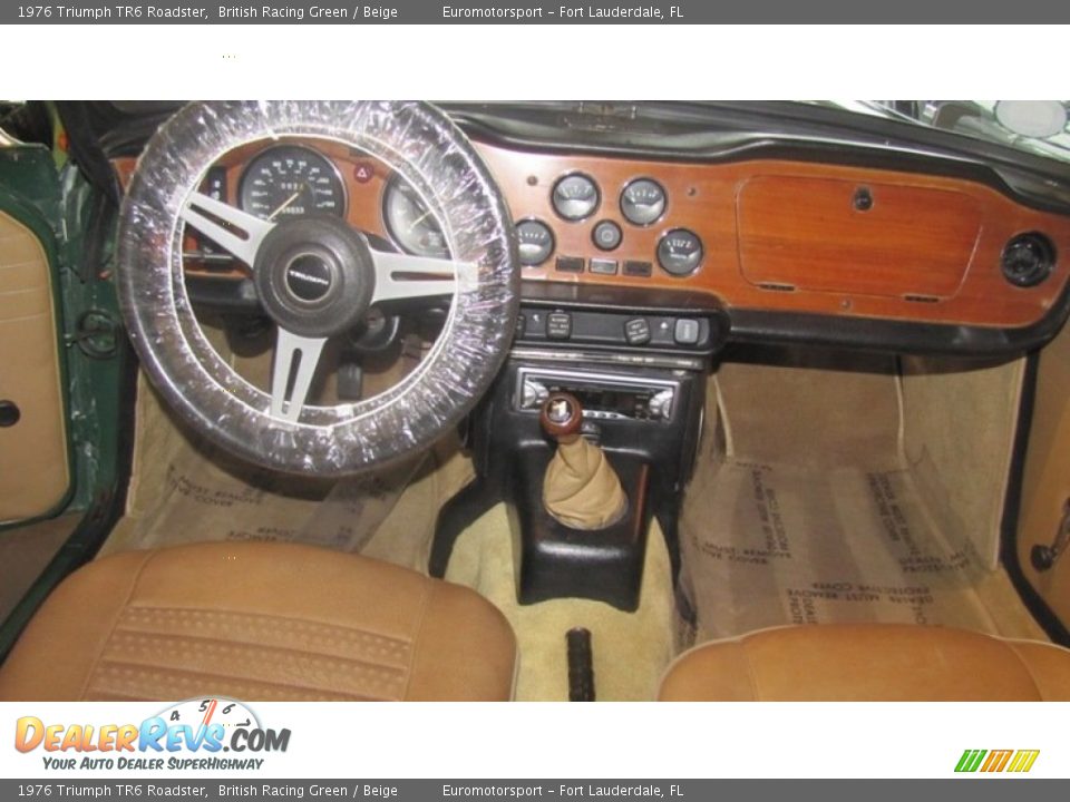 1976 Triumph TR6 Roadster British Racing Green / Beige Photo #8