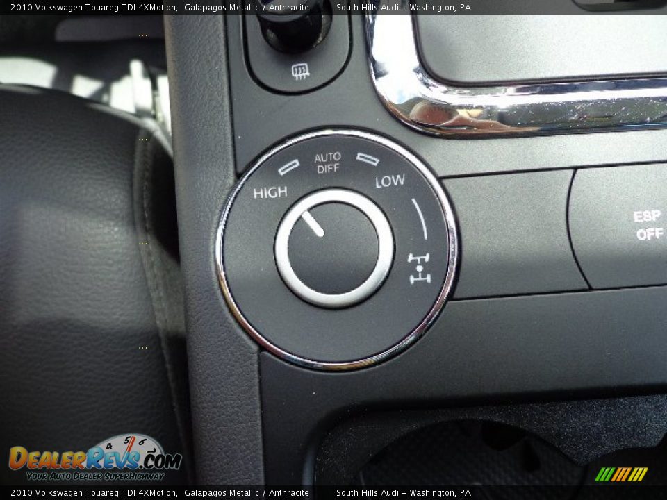 2010 Volkswagen Touareg TDI 4XMotion Galapagos Metallic / Anthracite Photo #17