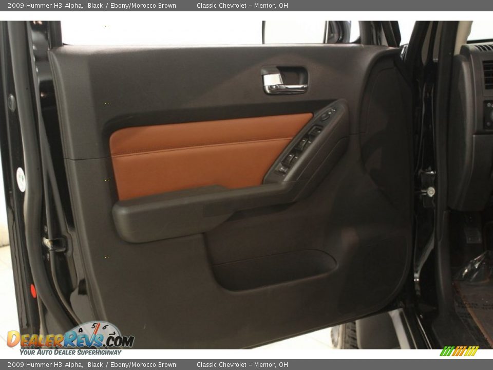 Door Panel of 2009 Hummer H3 Alpha Photo #5