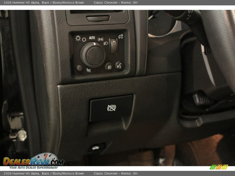 Controls of 2009 Hummer H3 Alpha Photo #7