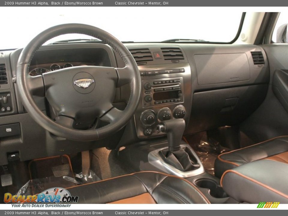 Dashboard of 2009 Hummer H3 Alpha Photo #11