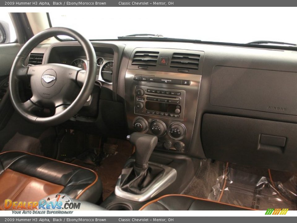 Dashboard of 2009 Hummer H3 Alpha Photo #17