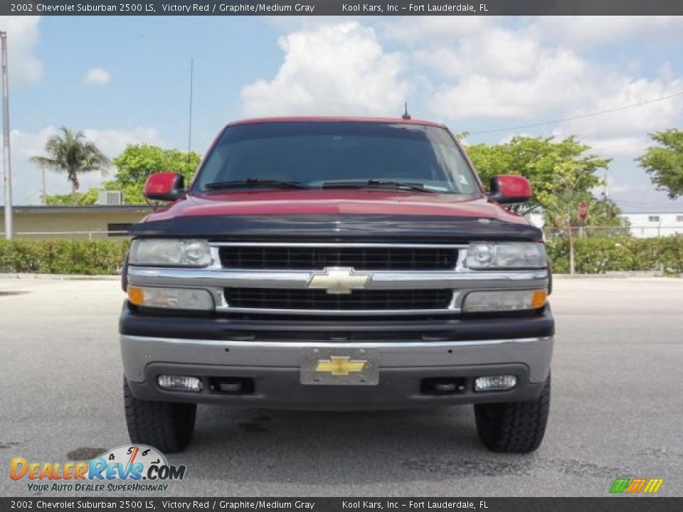 2002 Chevrolet Suburban 2500 LS Victory Red / Graphite/Medium Gray Photo #8