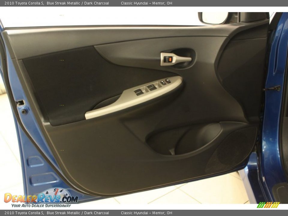 Door Panel of 2010 Toyota Corolla S Photo #5