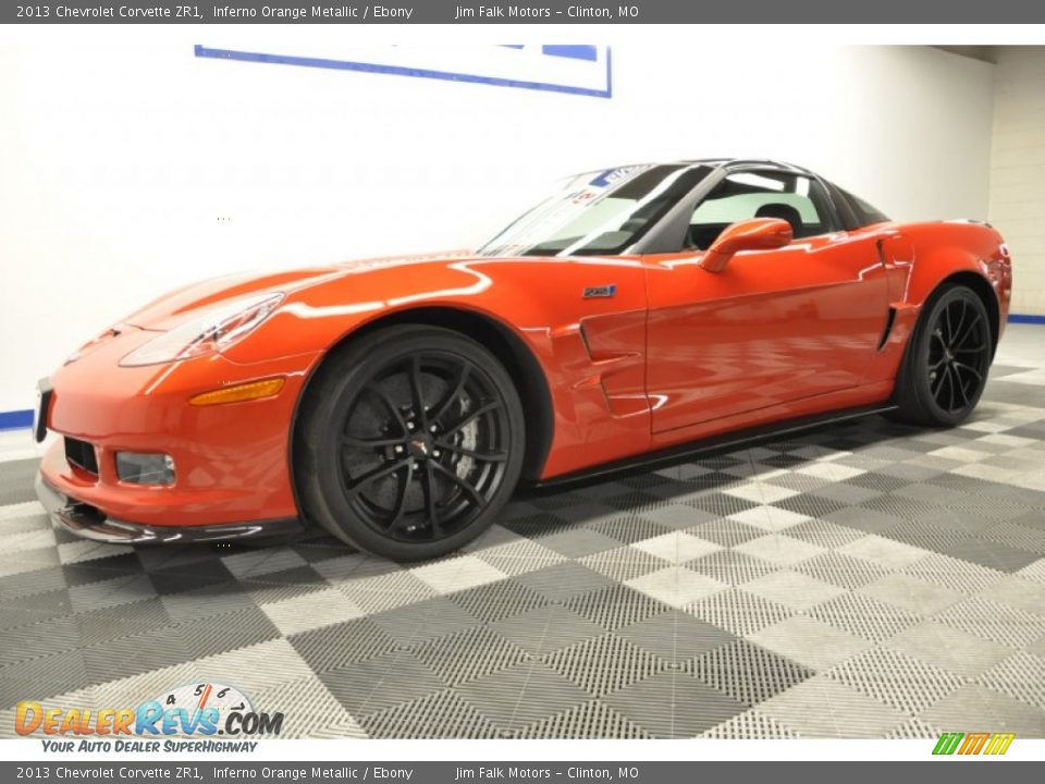 Front 3/4 View of 2013 Chevrolet Corvette ZR1 Photo #5