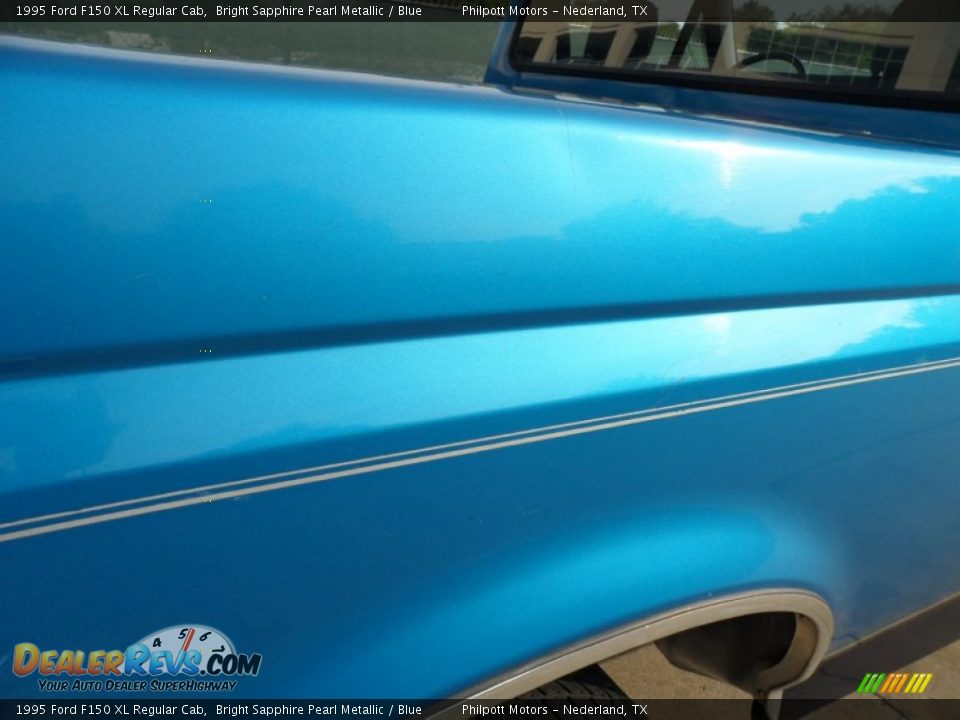 1995 Ford F150 XL Regular Cab Bright Sapphire Pearl Metallic / Blue Photo #15