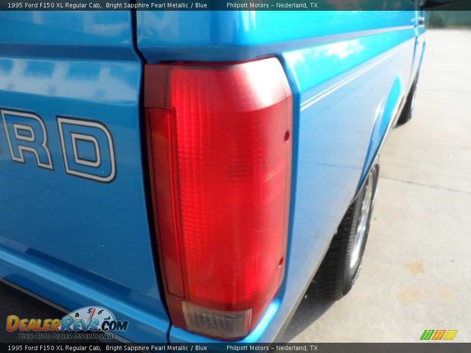1995 Ford F150 XL Regular Cab Bright Sapphire Pearl Metallic / Blue Photo #16
