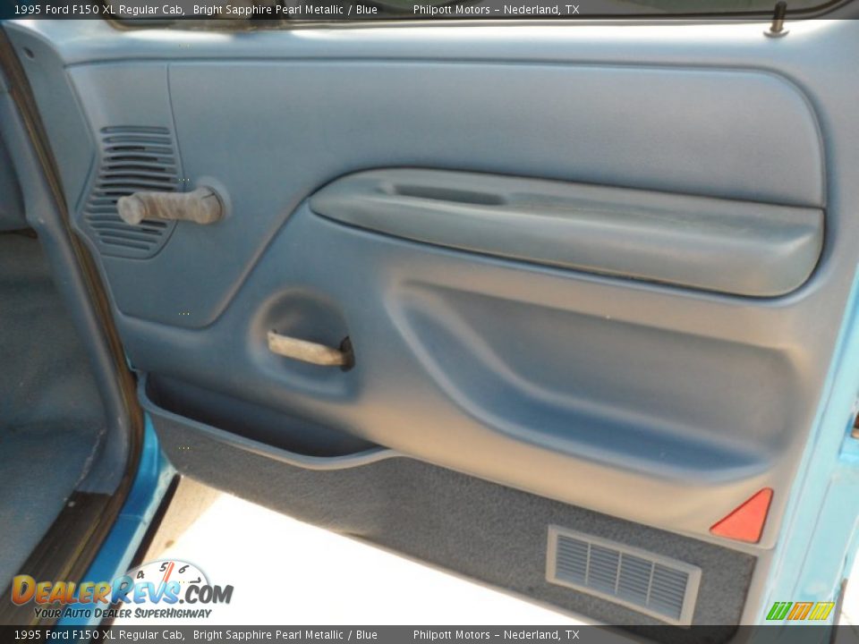 1995 Ford F150 XL Regular Cab Bright Sapphire Pearl Metallic / Blue Photo #19