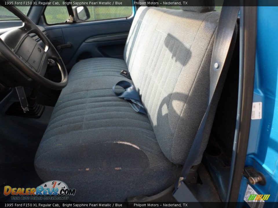1995 Ford F150 XL Regular Cab Bright Sapphire Pearl Metallic / Blue Photo #23