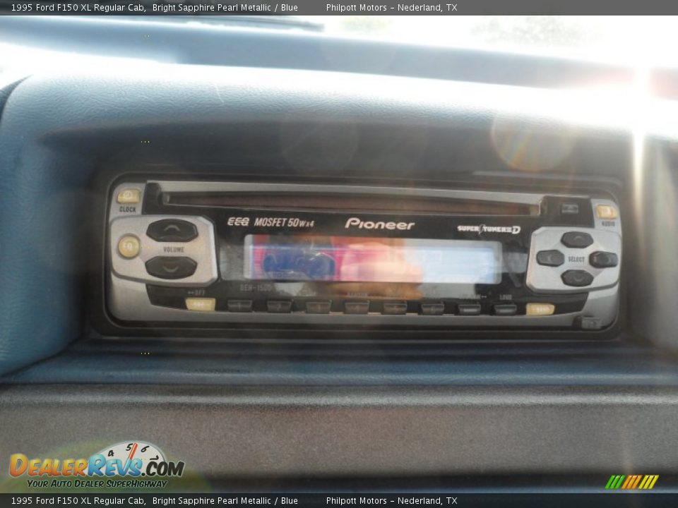 1995 Ford F150 XL Regular Cab Bright Sapphire Pearl Metallic / Blue Photo #25