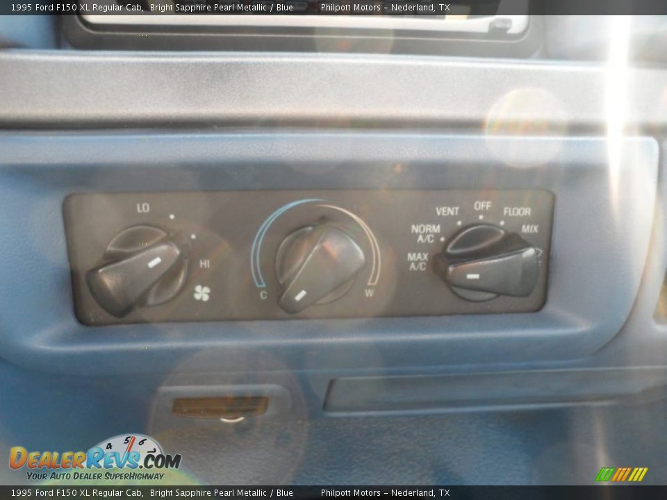 1995 Ford F150 XL Regular Cab Bright Sapphire Pearl Metallic / Blue Photo #26