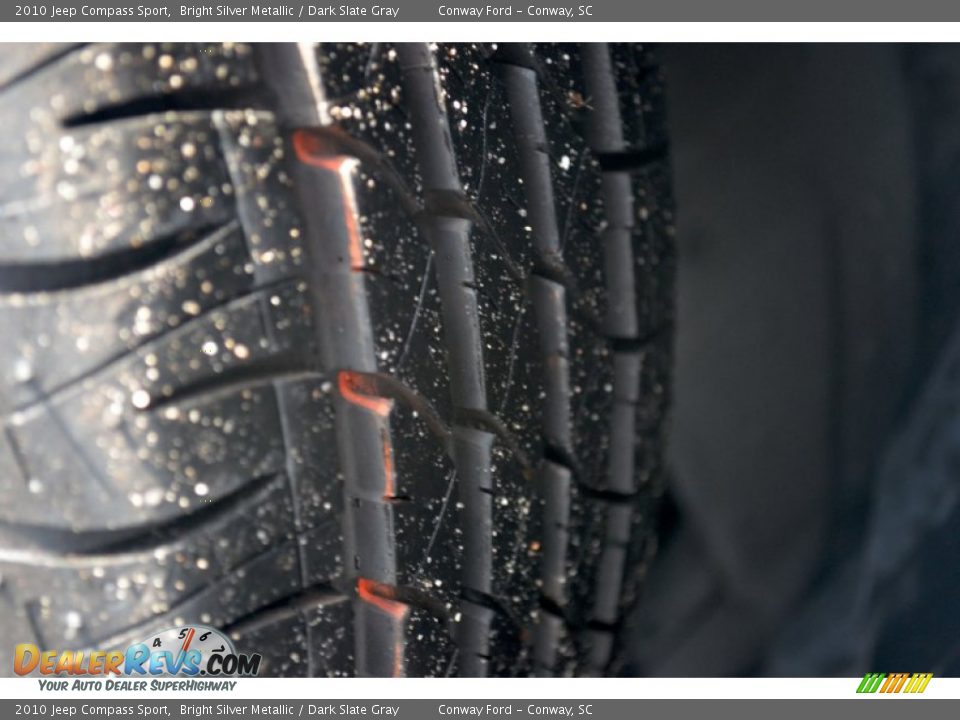 2010 Jeep Compass Sport Bright Silver Metallic / Dark Slate Gray Photo #10