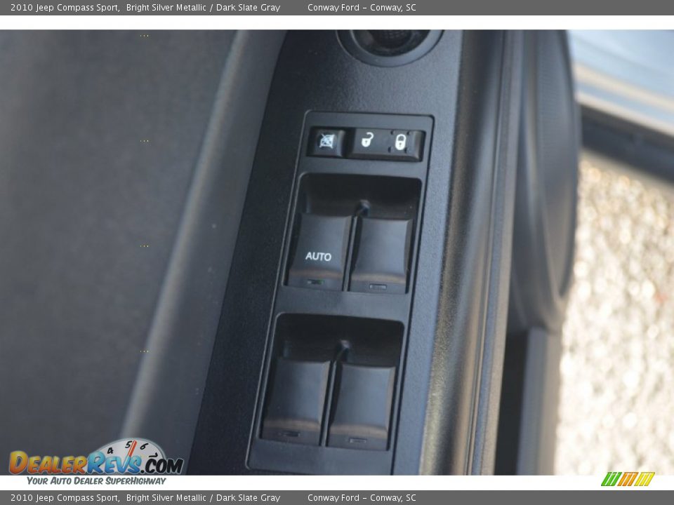 2010 Jeep Compass Sport Bright Silver Metallic / Dark Slate Gray Photo #20