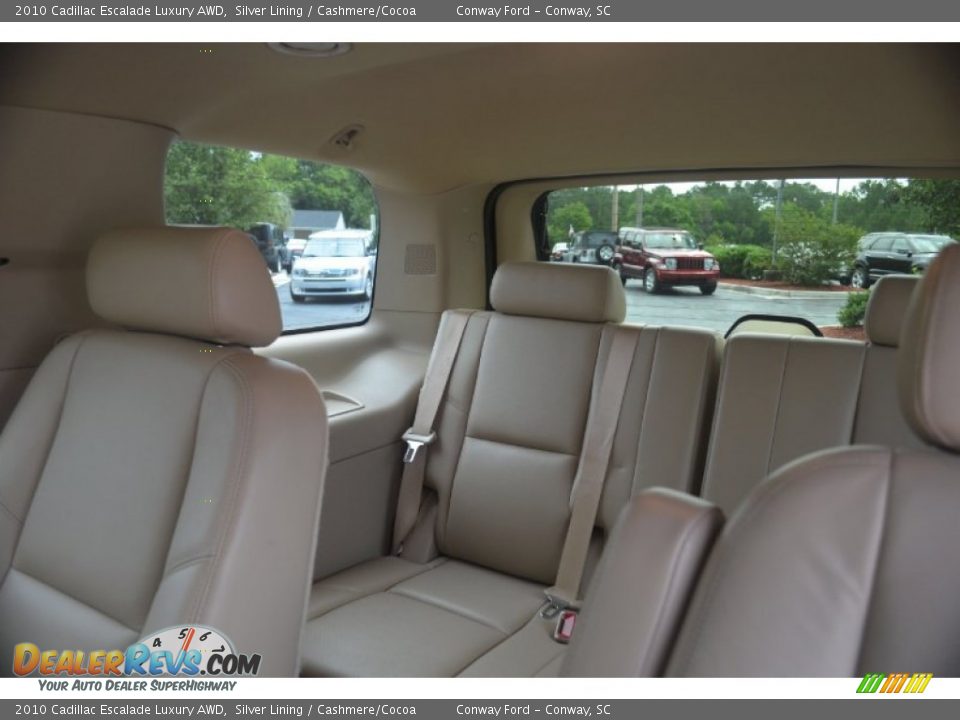 2010 Cadillac Escalade Luxury AWD Silver Lining / Cashmere/Cocoa Photo #18