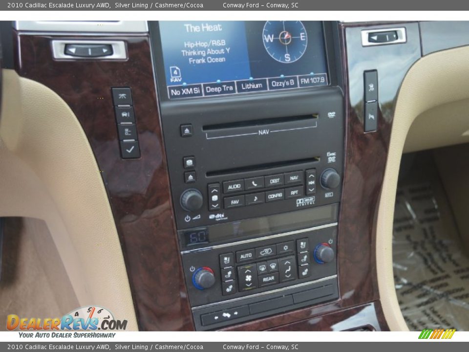 2010 Cadillac Escalade Luxury AWD Silver Lining / Cashmere/Cocoa Photo #31
