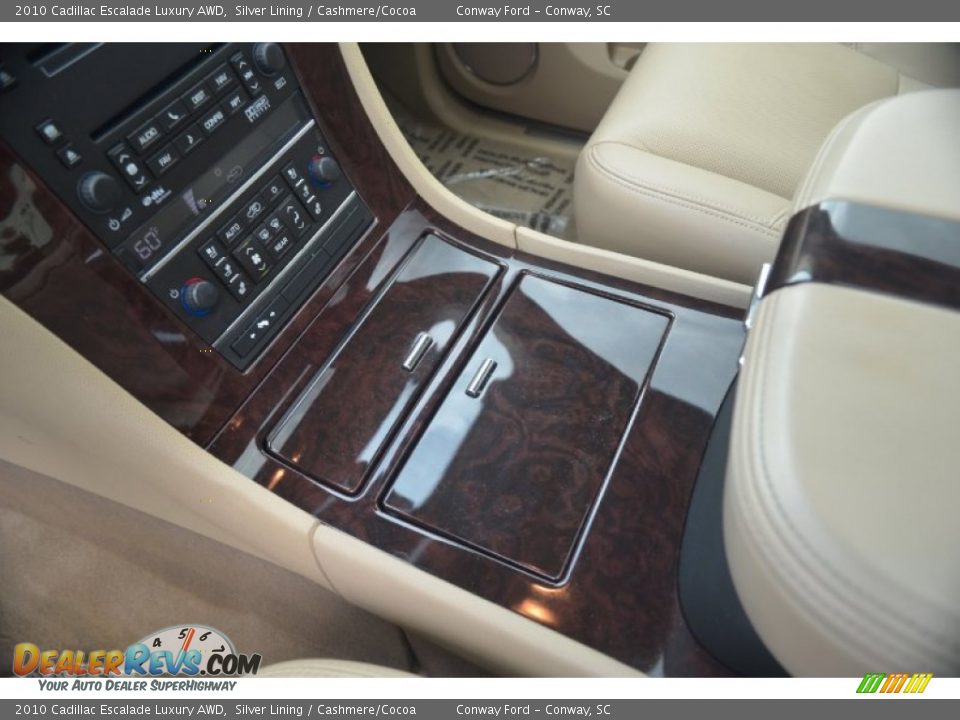 2010 Cadillac Escalade Luxury AWD Silver Lining / Cashmere/Cocoa Photo #33