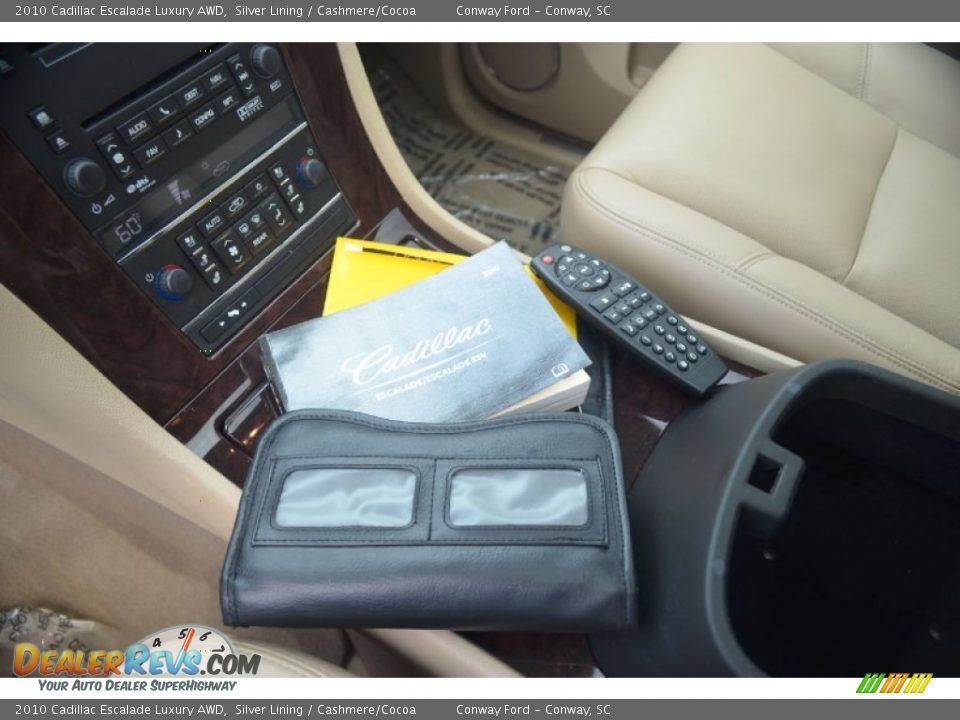 2010 Cadillac Escalade Luxury AWD Silver Lining / Cashmere/Cocoa Photo #34