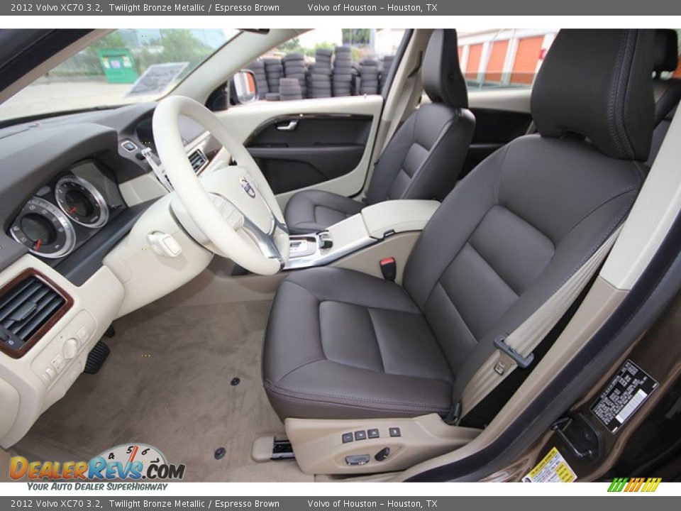 Front Seat of 2012 Volvo XC70 3.2 Photo #7