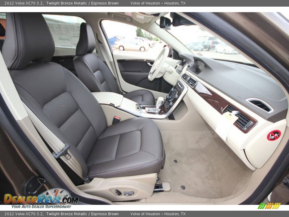 Front Seat of 2012 Volvo XC70 3.2 Photo #14