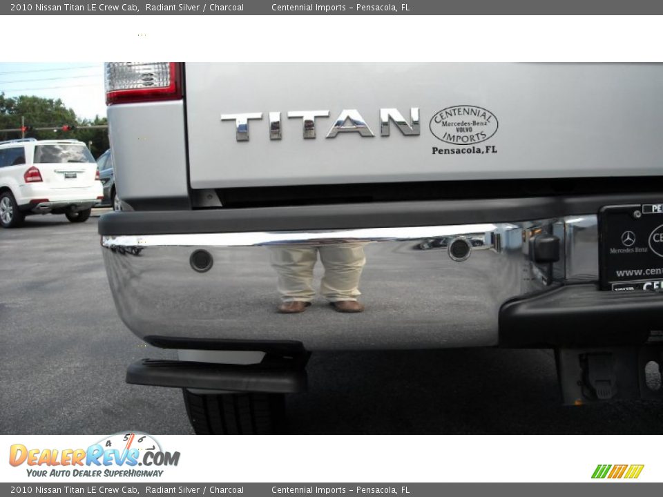 2010 Nissan Titan LE Crew Cab Radiant Silver / Charcoal Photo #20