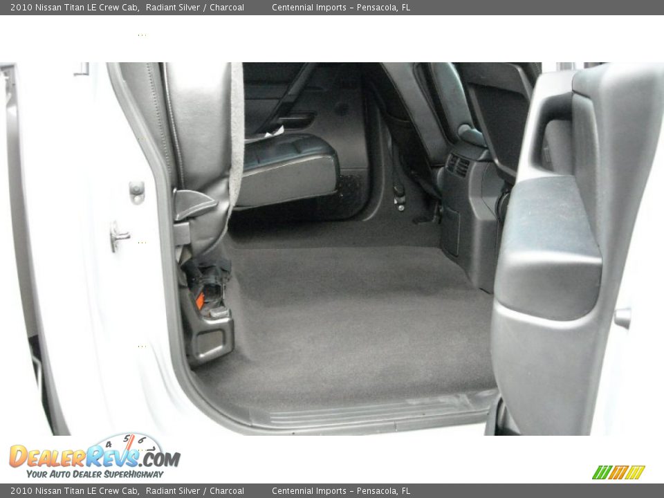 2010 Nissan Titan LE Crew Cab Radiant Silver / Charcoal Photo #24